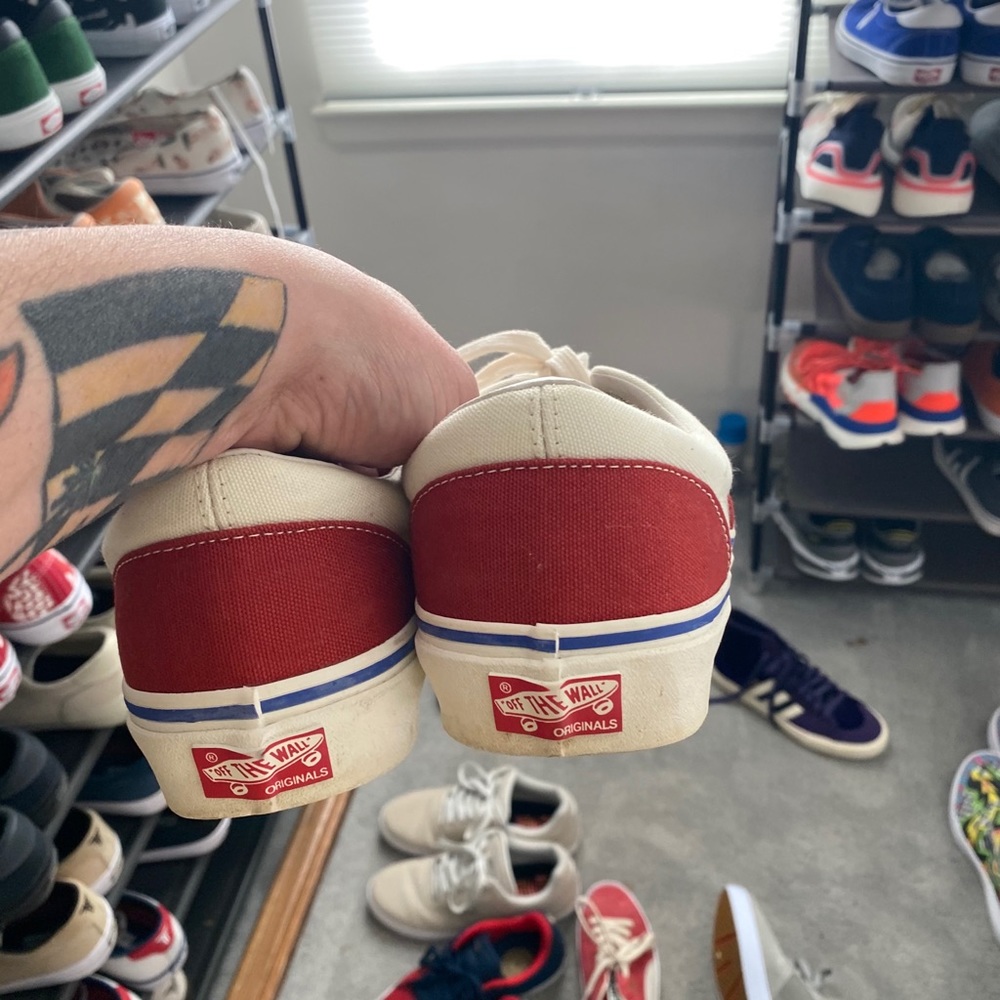 Vans - Picture 3 of 4
